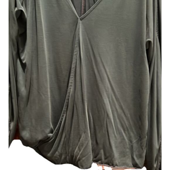 Free People Teal Long Sleeve Blouse size Medium Vneck - Picture 5 of 7